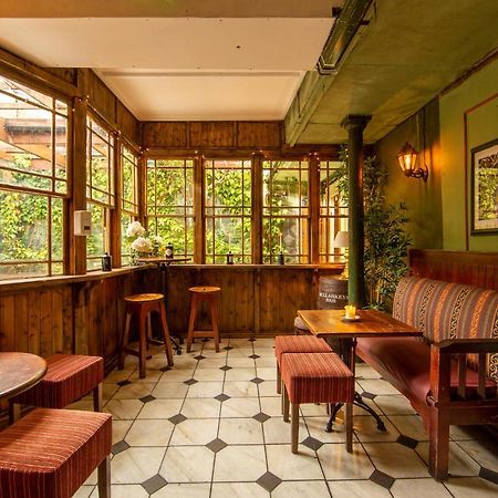 Foyles Hotel Клифдън Екстериор снимка