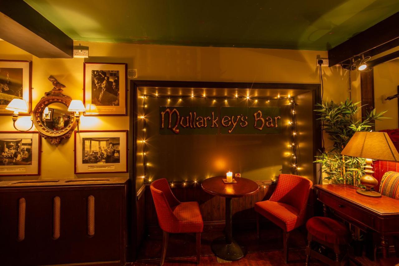 Foyles Hotel Клифдън Екстериор снимка